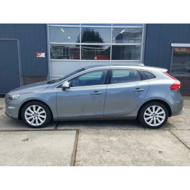 Volvo V40 2.0 D2 R-Design Business, Airco, Xenon, Navigatie,