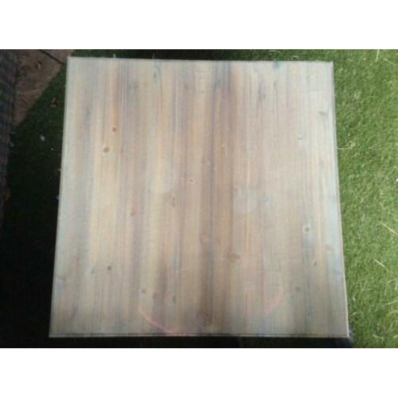 salontafel met mooie glasplaat erop