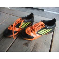 Voet bal schoenen adidas maat 34