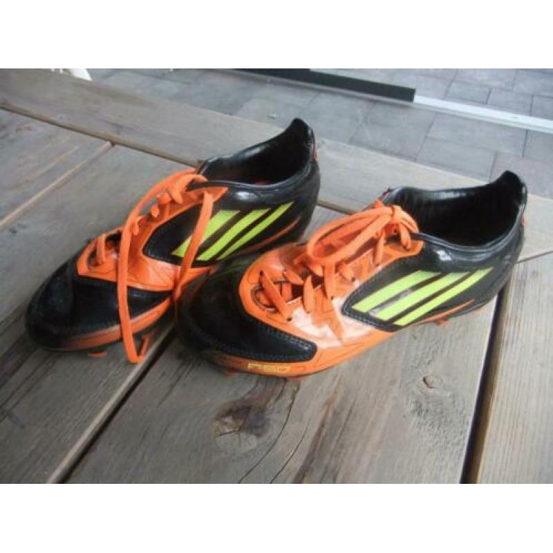 Voet bal schoenen adidas maat 34