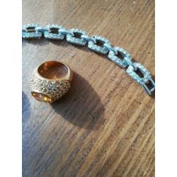 Swarovski, twee ringen en een armband