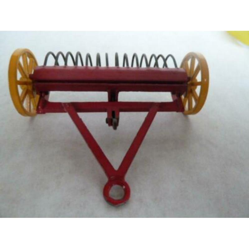 Dinky Toys 324 Hay Rake in mooie staat in OVP