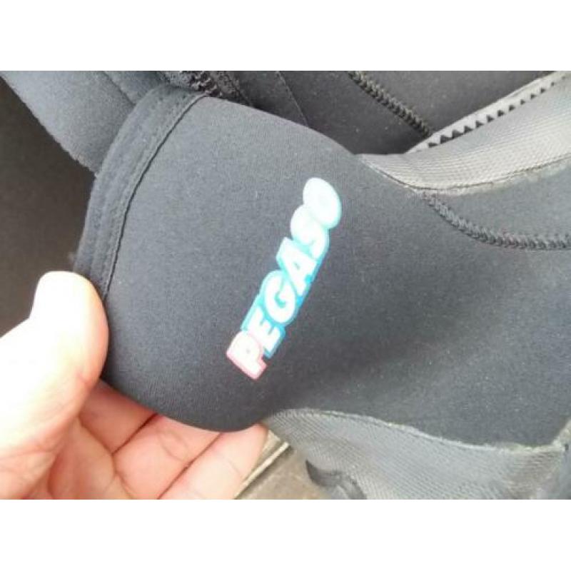 pegaso surf schoenen surfschoenen maat 40 neopreen