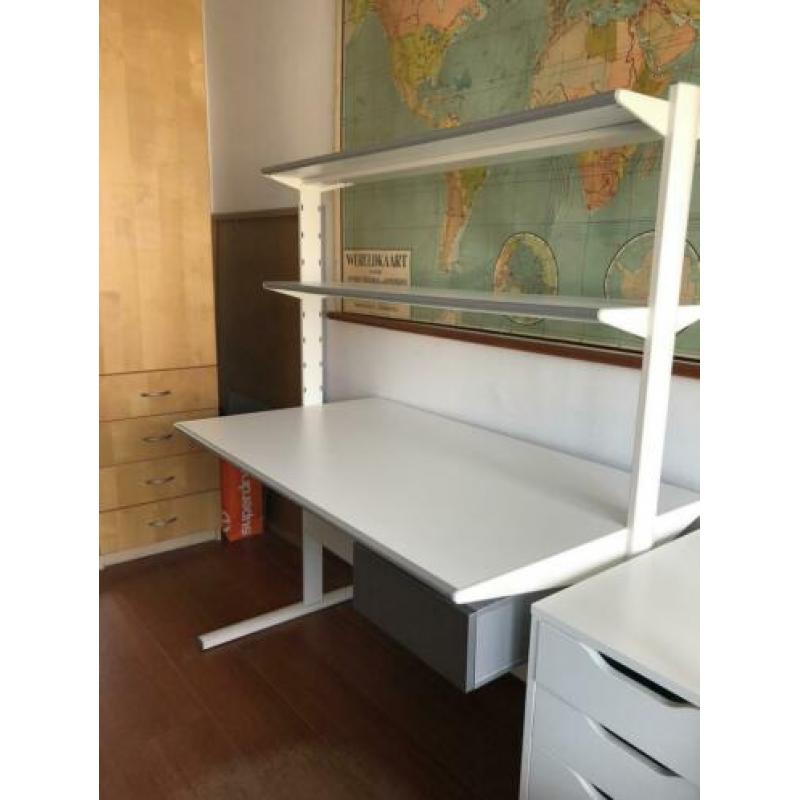 Ikea bureau, bureaublad, 1 lade en 2 planken.