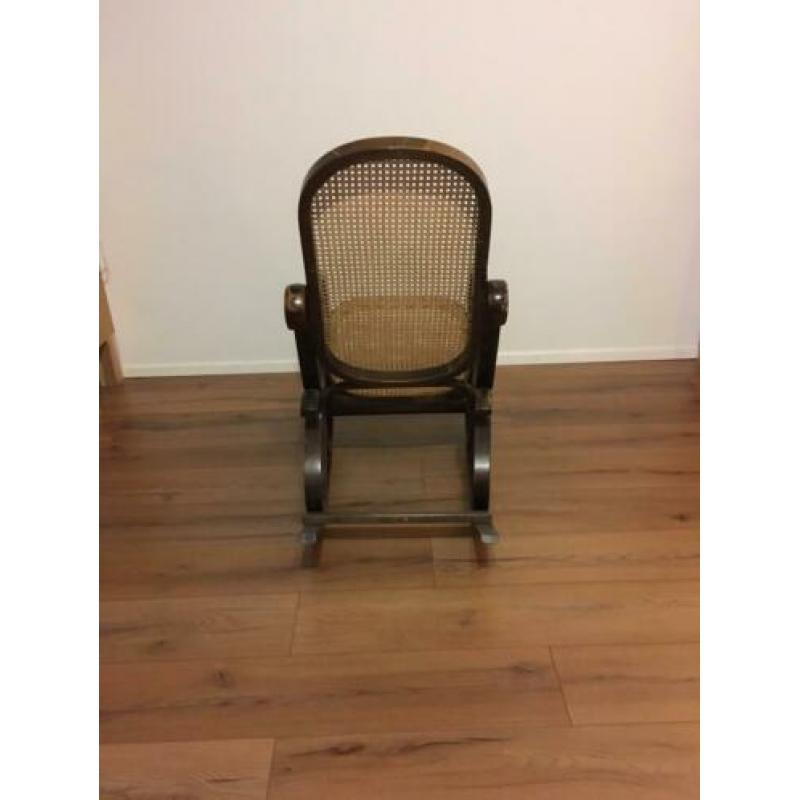 Schommelstoel Thonet hout