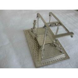 Bruggetje. Gemerkt zilver. Lengte 7 cm.