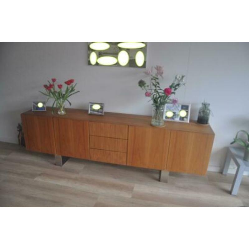 Net dressoir / tijdloos en luxe wandmeubel