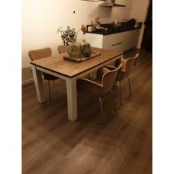 4 mooie rotan / riet eetkamerstoelen.