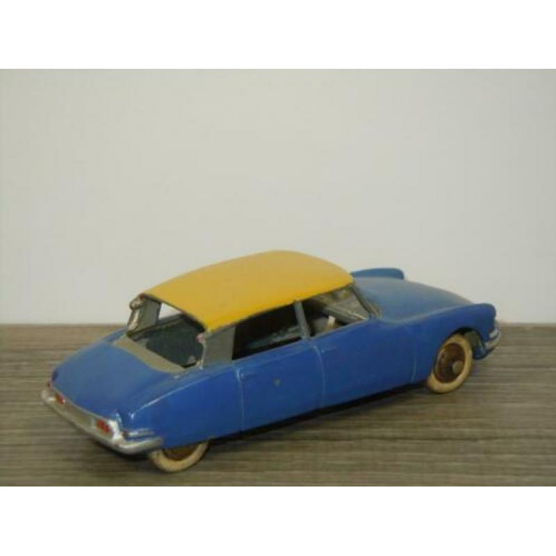 Citroen DS19 - Dinky Toys 24C France