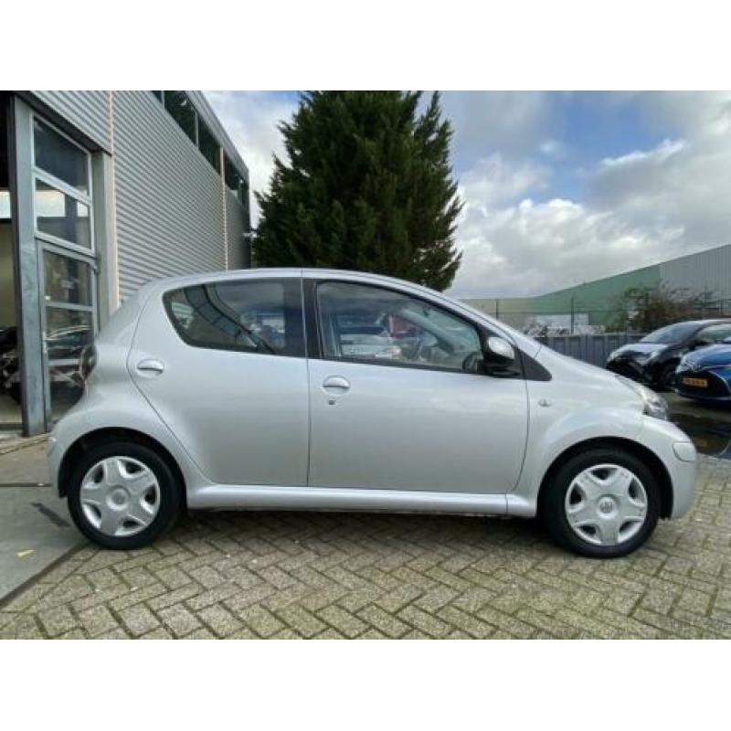 Toyota Aygo 1.0-12V Comfort AIRCO (bj 2010)