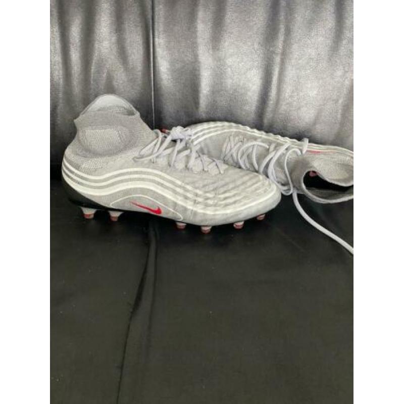 Nike Magista Air Max voetbalschoenen