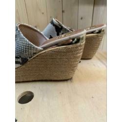 Sandaal met Sleehak met slangenprint maat 40