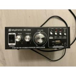 Skytec DJ Monitor Speakers 200 Watt en Skytronic AV-360 Amp