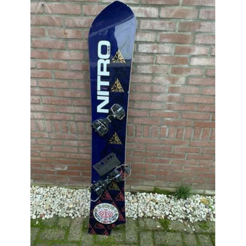 Nitro USA 154cm asymmetrisch snowboard en Snowpro bindingen