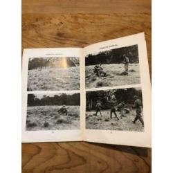 Fieldcraft and Stealth zeldzaam handboek uit 1944