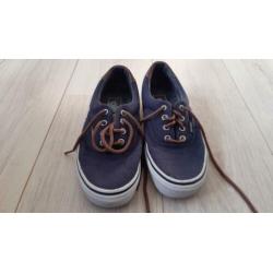 Alle VANS en CONVERSE € 10,00 per stuk! MOET NU WEG!