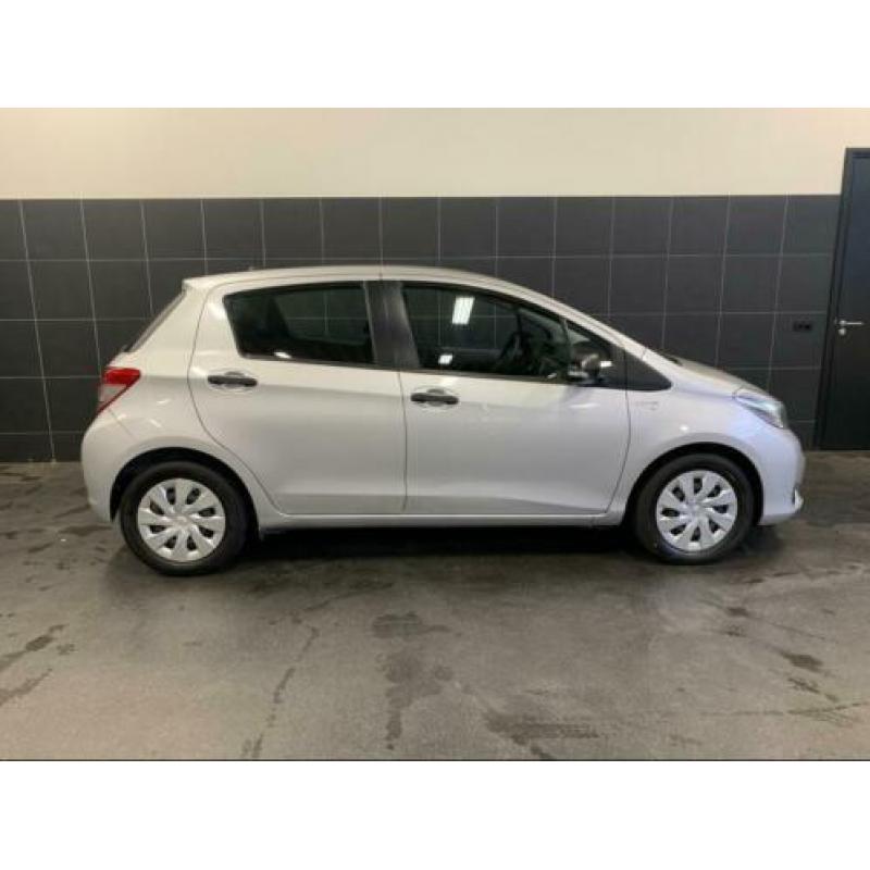Toyota Yaris 1.3 VVT-i Comfort Airco Auto is in echte Nieuws