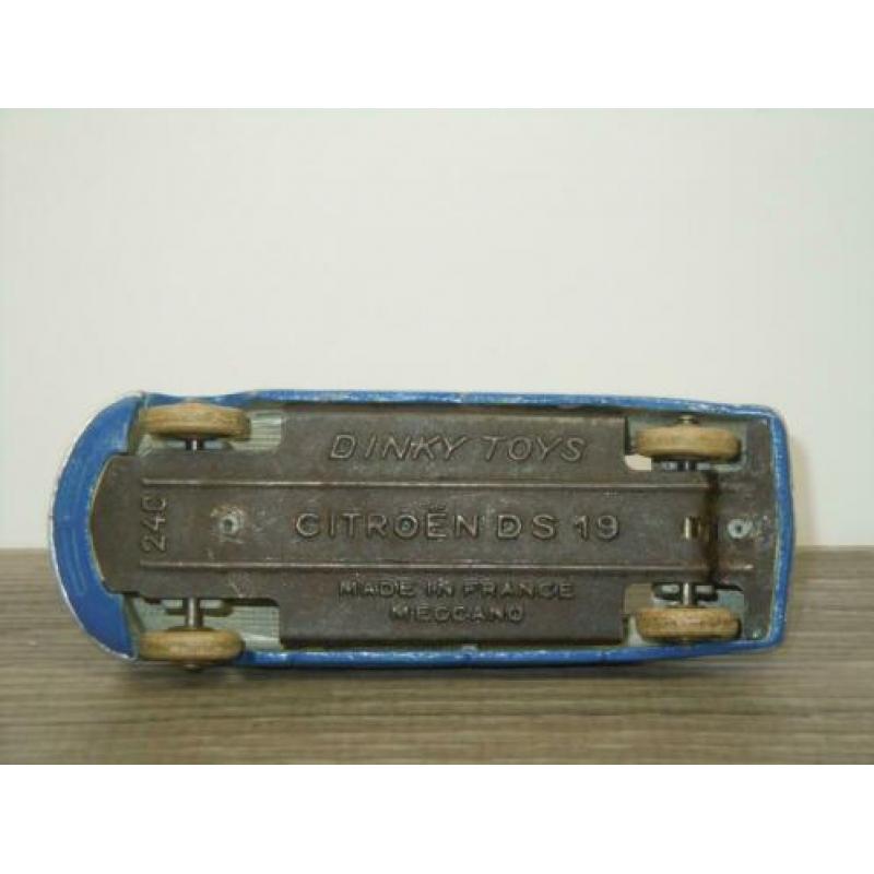 Citroen DS19 - Dinky Toys 24C France