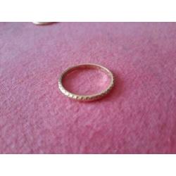 Goudkleurige dummy ring maat 16 bieden