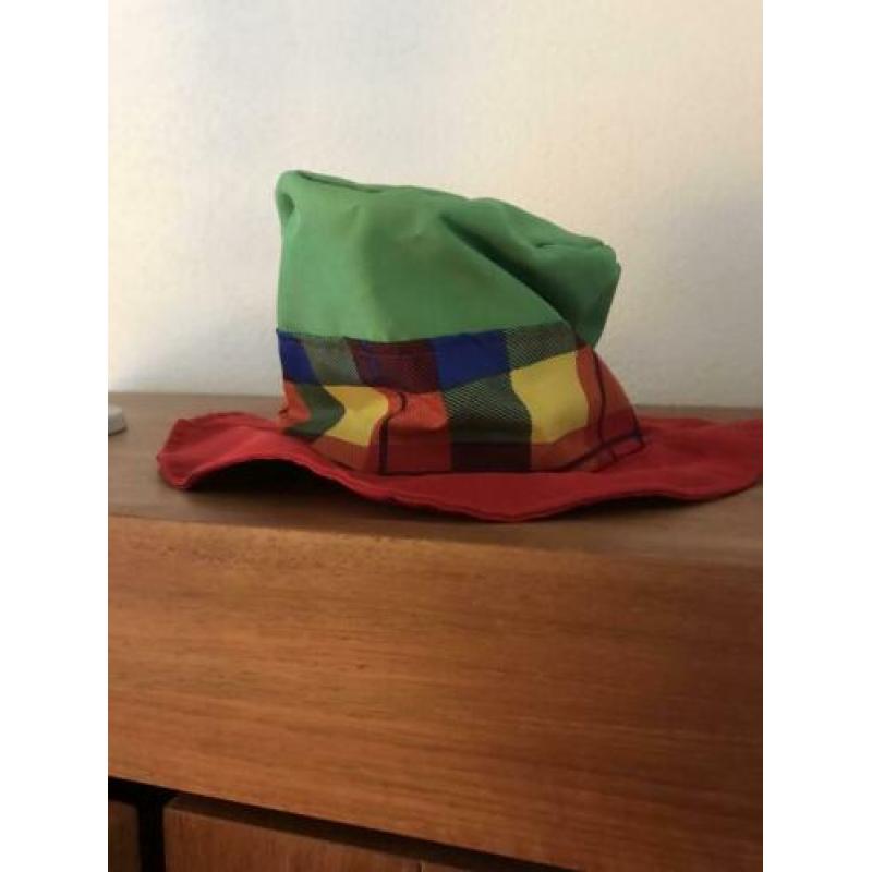 Carnavalskleding: piraat, clown, Mario, soldaat, dracula etc