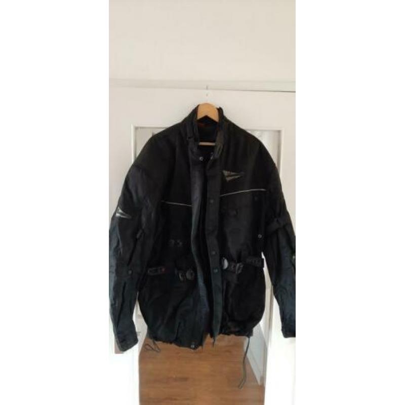 Zgan motorjack 4xl valt wel kleiner!