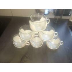 Witte vintage theeglazen Uit de jaren zeventig