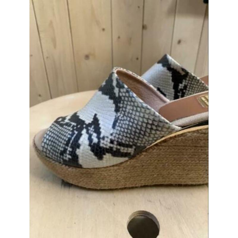 Sandaal met Sleehak met slangenprint maat 40