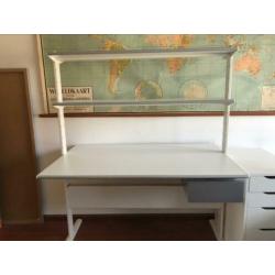Ikea bureau, bureaublad, 1 lade en 2 planken.