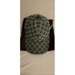 Orginele zgan Gucci pet XS.