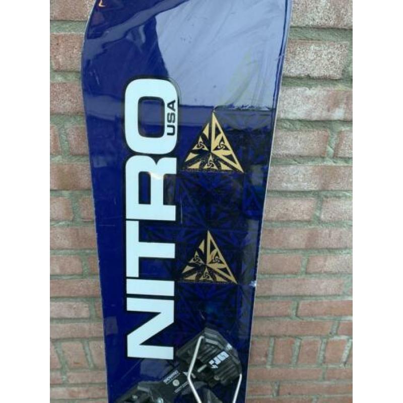 Nitro USA 154cm asymmetrisch snowboard en Snowpro bindingen