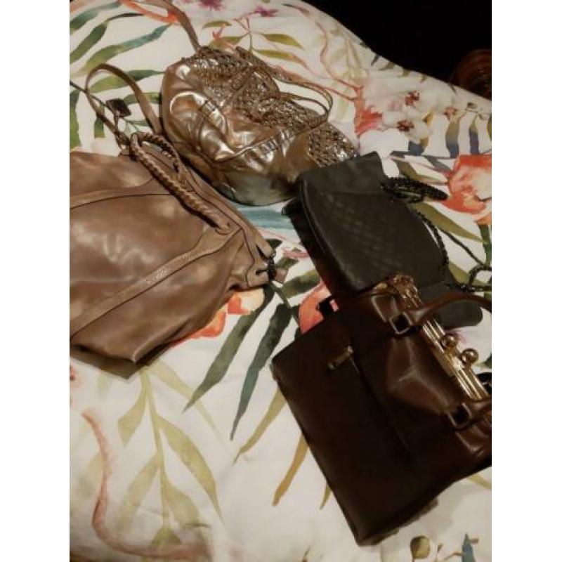4 hele leuk trendy dames tassen voor jong en oud