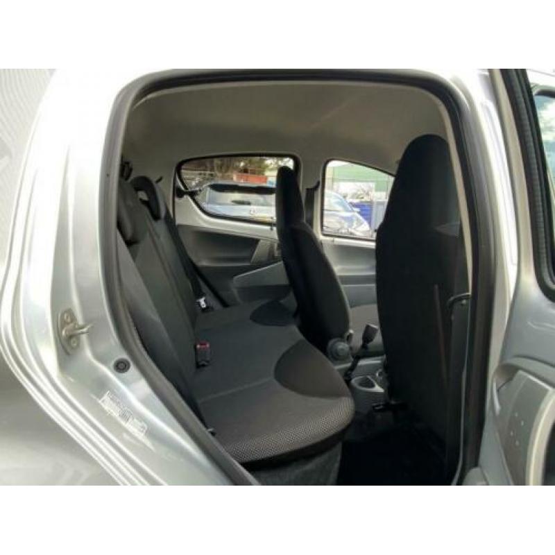 Toyota Aygo 1.0-12V Comfort AIRCO (bj 2010)