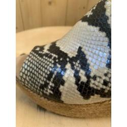 Sandaal met Sleehak met slangenprint maat 40