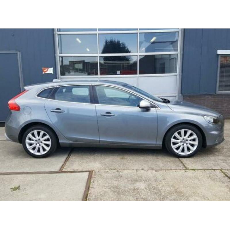 Volvo V40 2.0 D2 R-Design Business, Airco, Xenon, Navigatie,