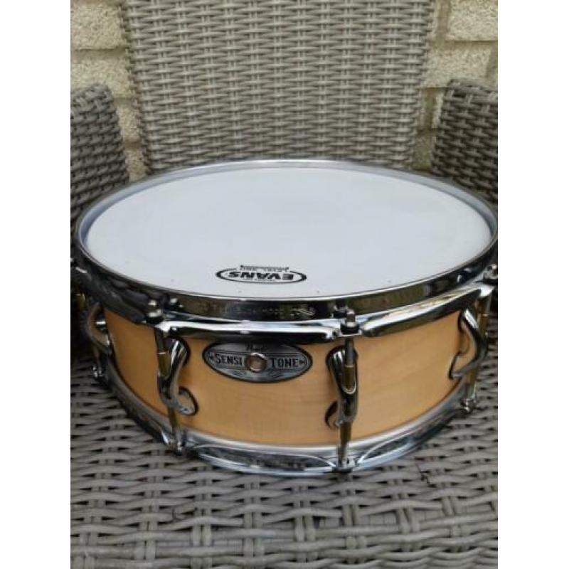 Pearl Sensitone Premium Maple snare snaredrum