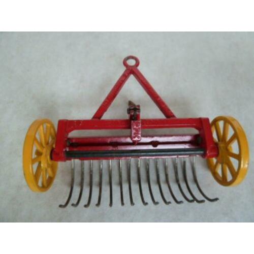 Dinky Toys 324 Hay Rake in mooie staat in OVP