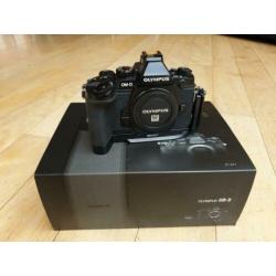 I.g.st. complete Olympus OM-D E-M1 met HLD7 grip /base plate