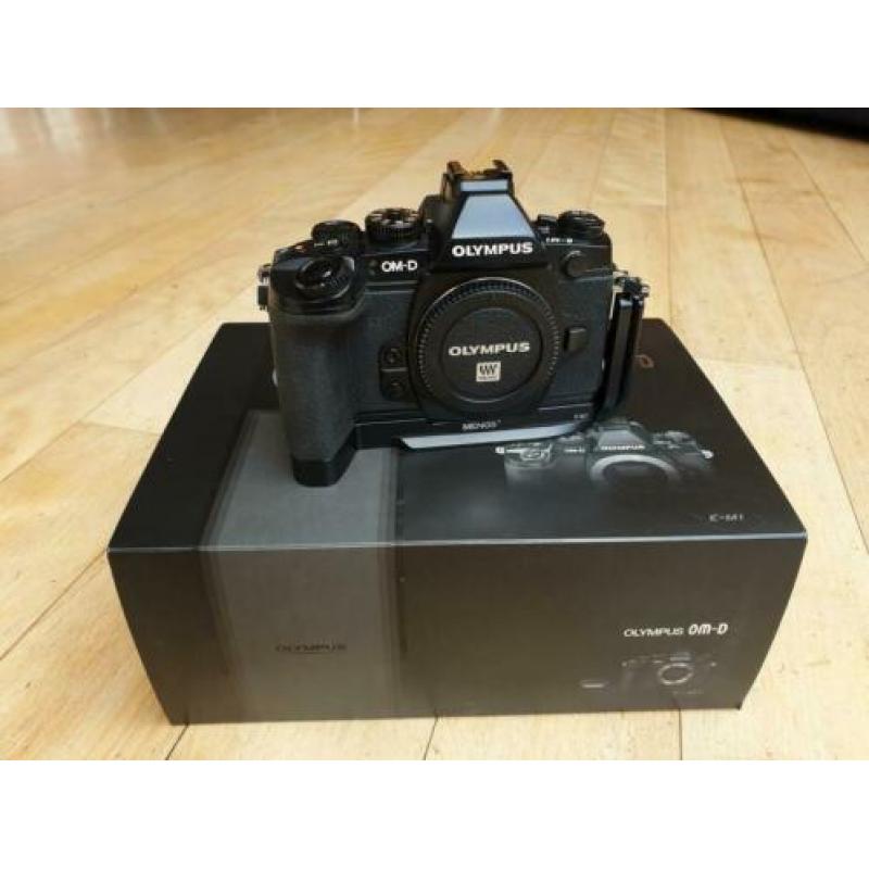 I.g.st. complete Olympus OM-D E-M1 met HLD7 grip /base plate