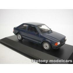 Ford Escort III 1981 Donker Blauw 1/43 Maxichamps