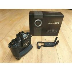 I.g.st. complete Olympus OM-D E-M1 met HLD7 grip /base plate