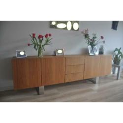 Net dressoir / tijdloos en luxe wandmeubel
