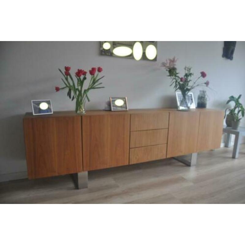 Net dressoir / tijdloos en luxe wandmeubel