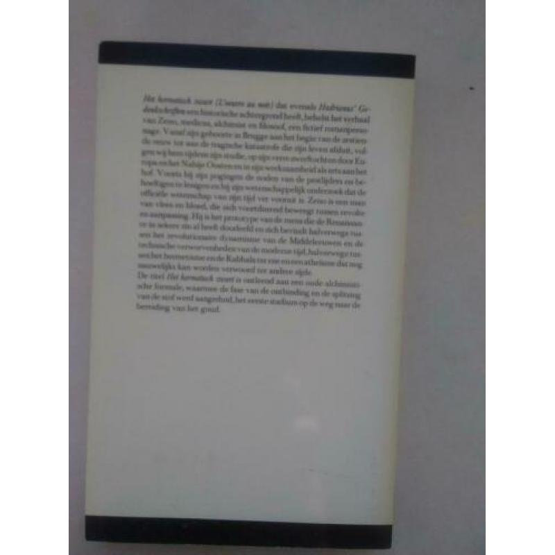 Het hermetisch zwart van marguerite yourcenar