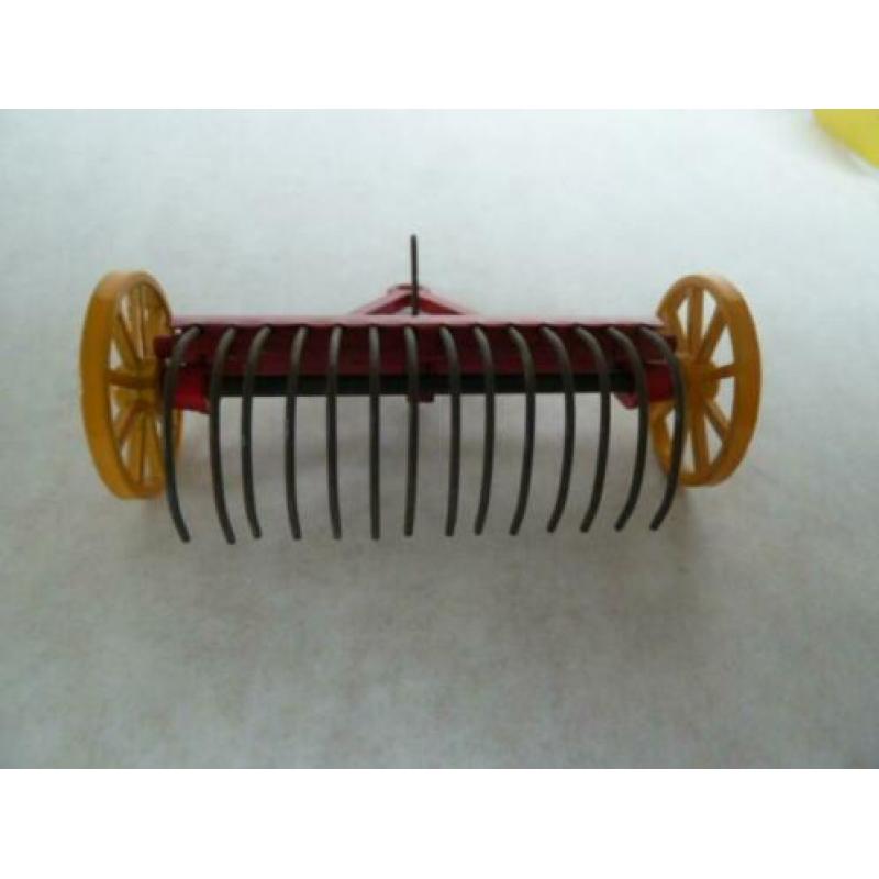 Dinky Toys 324 Hay Rake in mooie staat in OVP