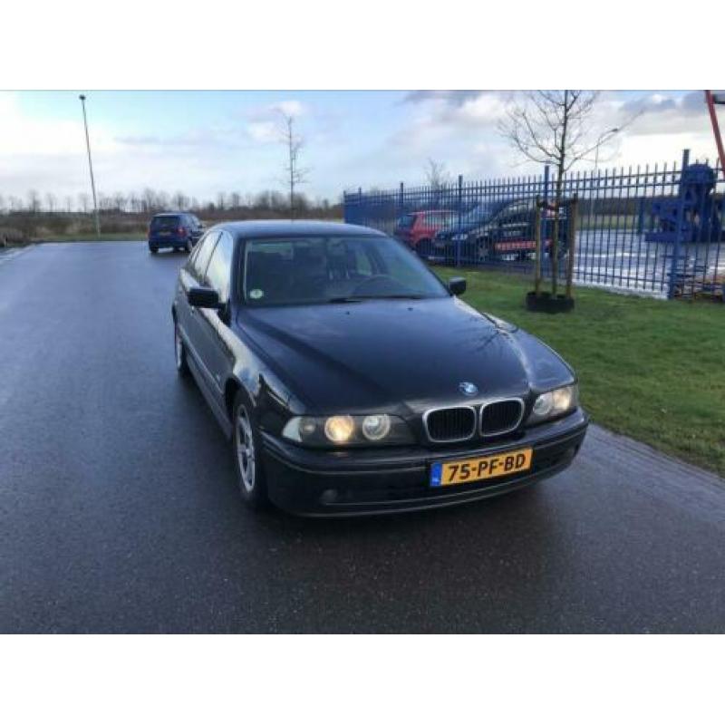 BMW 5-Serie 2.9 D 530 AUT 2003 Zwart Navi Leer