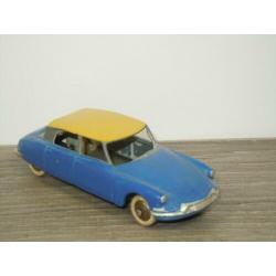 Citroen DS19 - Dinky Toys 24C France