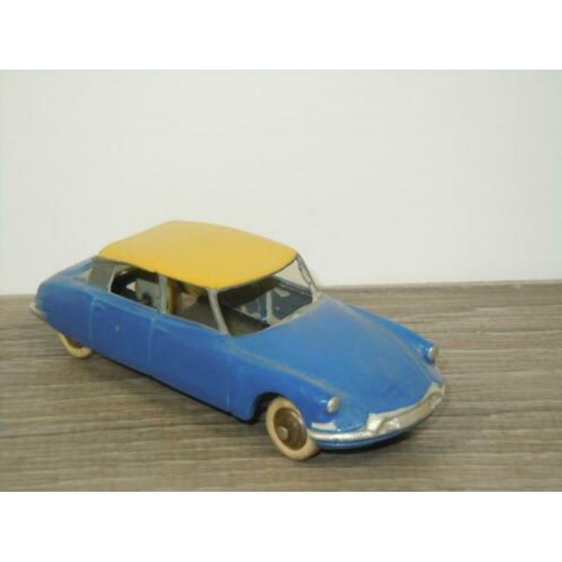 Citroen DS19 - Dinky Toys 24C France