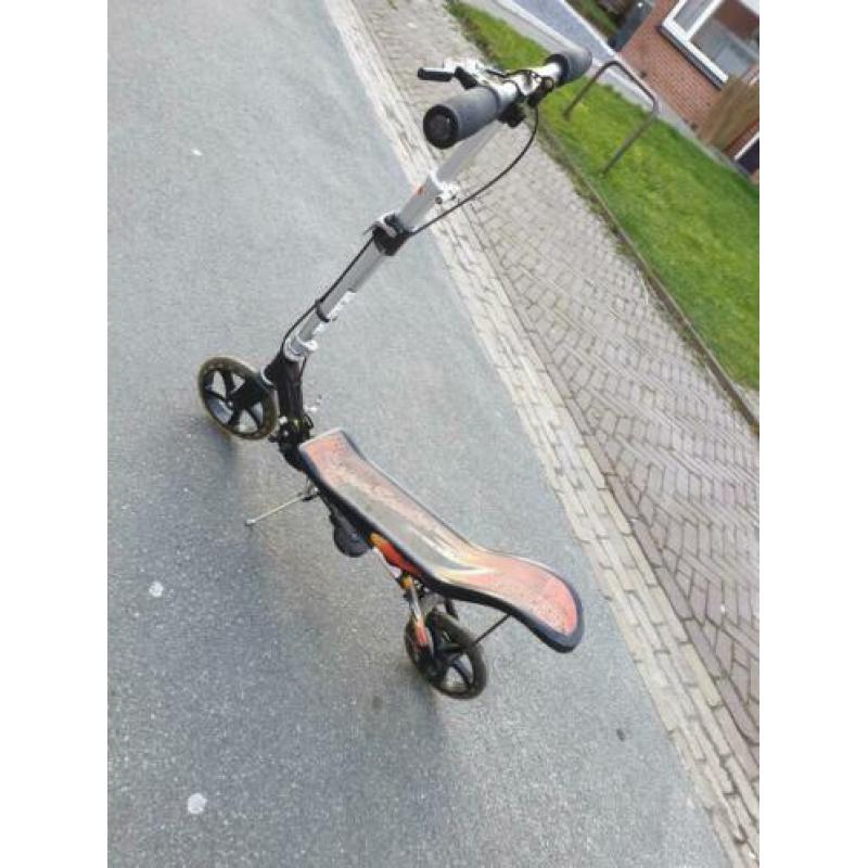 Spacescooter weinig gebruikt alleen een beetje beschadigd