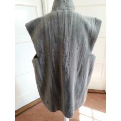 Prachtige grijs/bruine imitatie bont bodywarmer, DAMO, mt 40