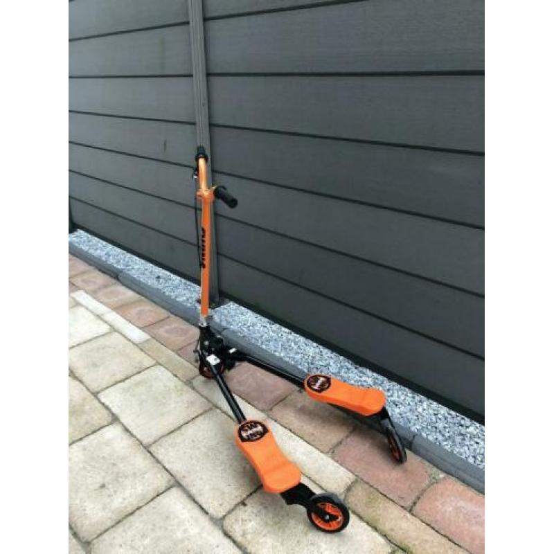 Stamp Swing Scooter - step - oranje/ zwart